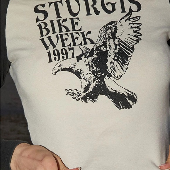 Brandy Melville graphic long sleeve tee - Picture 2 of 2